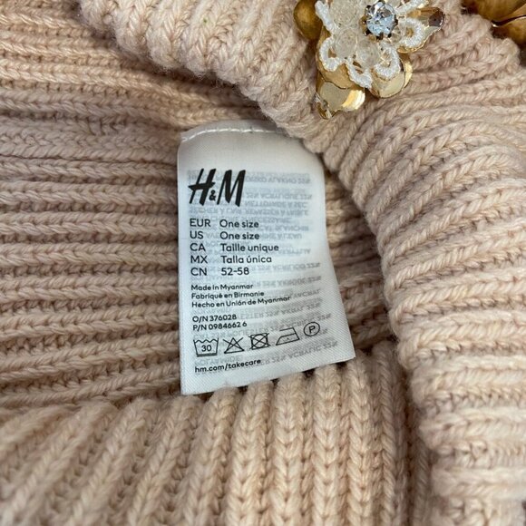 H&M Powder pink Knit Beanie With Floral Crystal Embellishments Womens Winter Hat - Picture 9 of 14
